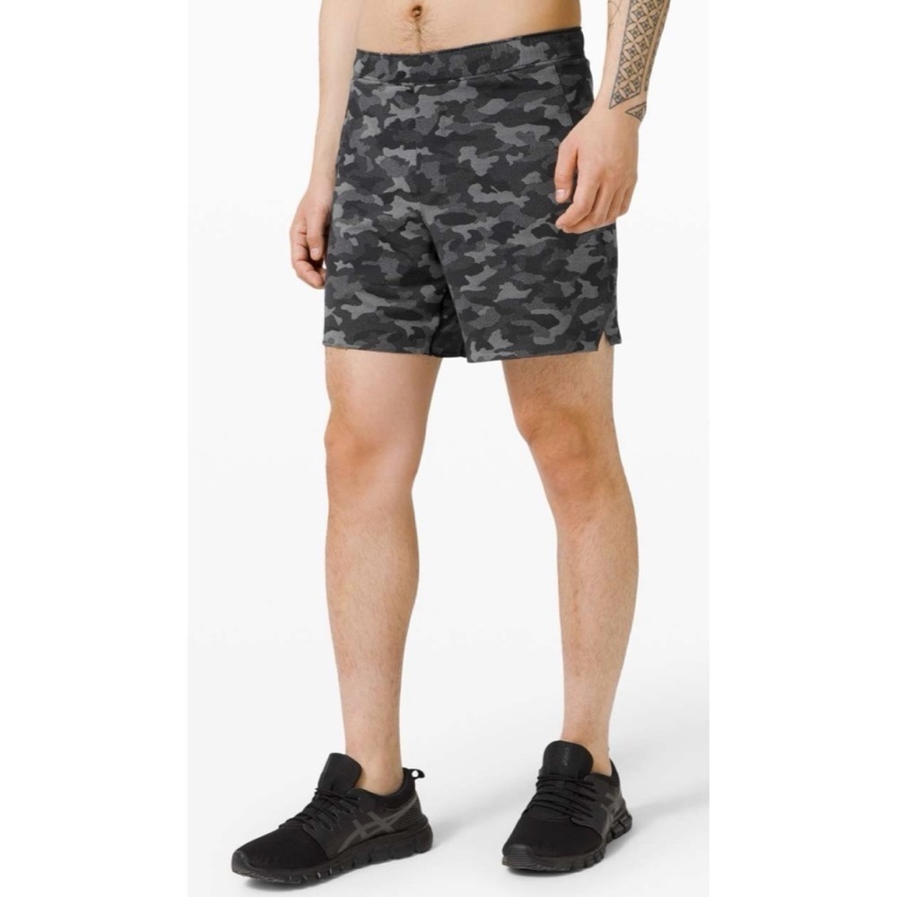LULULEMON Men’s Camo 9” Lined Surge Shorts